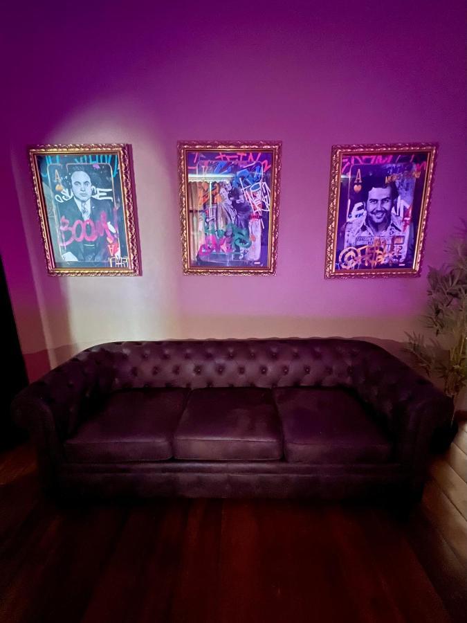 モンスCapsule Casino - Jacuzzi - Billard - Netflix - Console & Jeuxアパートメント エクステリア 写真