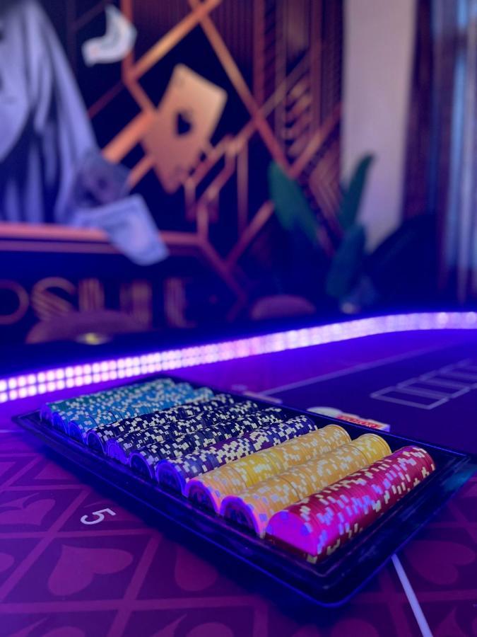 モンスCapsule Casino - Jacuzzi - Billard - Netflix - Console & Jeuxアパートメント エクステリア 写真